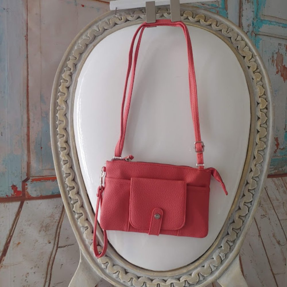 NWOT coral adjustable small purse with pockets